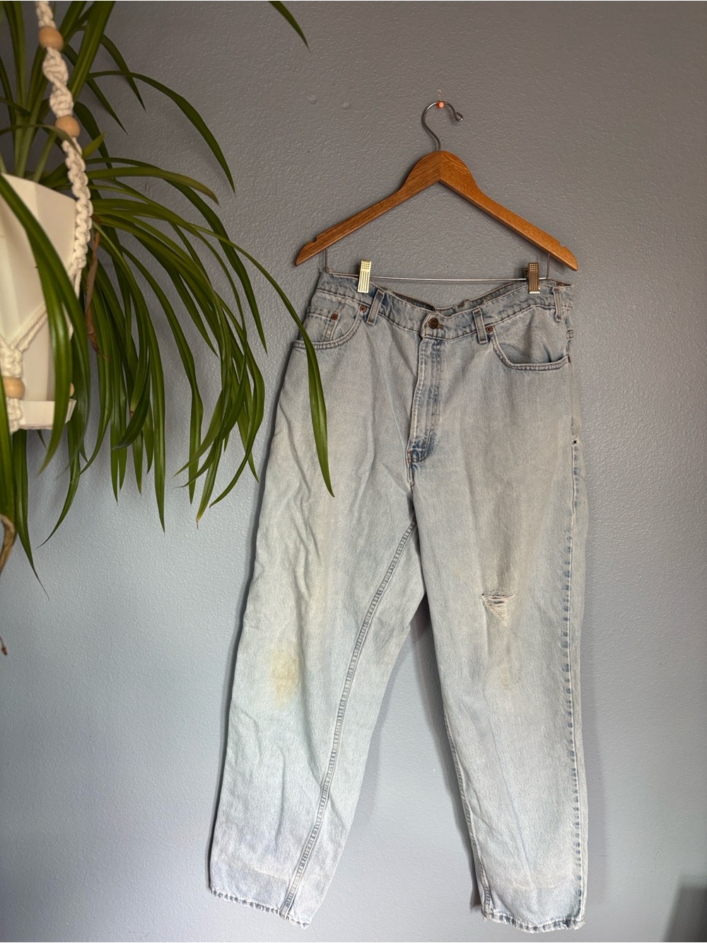 LEVIS 560 vintage/grunge jeans. 💯 cotton. Made in the USA 🇺🇸 W. 38 L. 32.